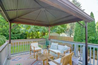 Steps to Lake Erie! Cedar Point Home Base with Deck - 0