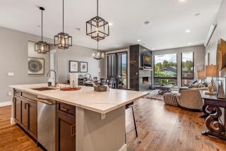 Luxury Downtown Condo - Rendezvous Center 201 - 4