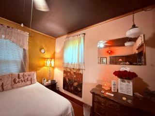 1912 Nostalgic TrainCrew Boarding House - 4