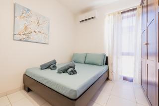 Central Sliema Gem with Terrace close to the sea - 8