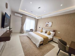 House 3204 - 8