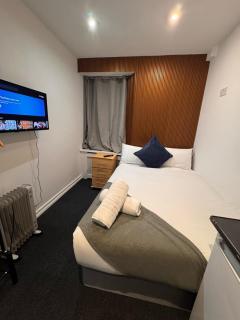 Central Studios Near Hyde Park - London - 7