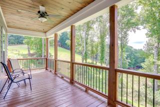 Cozy Blue Ridge Cabin Game Room and Mountain Views - 1