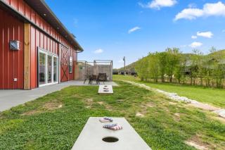 New Barndo/Red River Access/King Beds/Hot Tub - 8