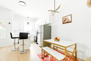 Luxury Brand New and Fully Furnished 3BR Apt Close to Downtown - 6