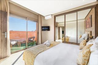 Charming 1-BR with Terrace, IPTV & Private Parking-City Center - 9