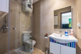 Charming 1-BR with Terrace, IPTV & Private Parking-City Center - 7