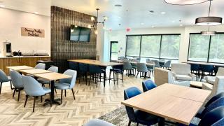 Sleep Inn & Suites - 9