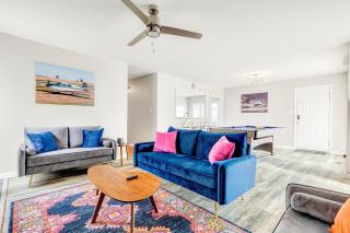 The Modern Mile High! Aviator's Lookout in Quinton! - 0