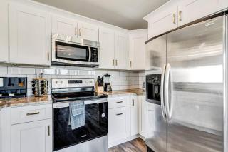 The Modern Mile High! Aviator's Lookout in Quinton! - 5