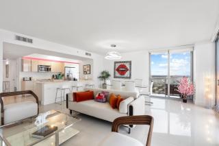 Resort-Style Living with Direct Ocean Views - 3BR Beauty - 3