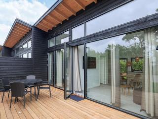 6 person holiday home on a holiday park - 8