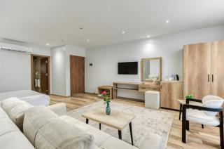 AL Farida Boutique Pyramids - 1