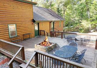 S'more Waggin' Cabin - 1