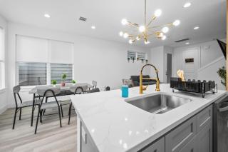 Stunning TownHome in Houston - 7