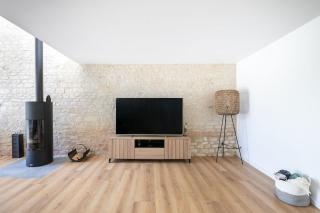Stylish Troglodyte Home - 5