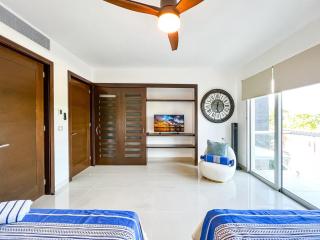 Apartment with access to the beach, pools and spa - 1