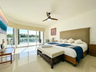 Apartment with access to the beach, pools and spa - 1