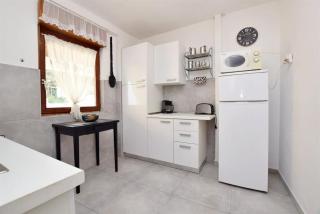 Apartments by the sea Petrcane, Zadar - 24879 - 2