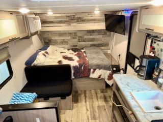 Cozy RV in Clearlake Private Gated Entry Free WiFi and Coffee Sleeps 4 - 6