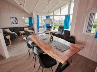 4 star holiday home in FRIEDRICHKOOG - 6