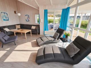 4 star holiday home in FRIEDRICHKOOG - Friedrichskoog-Spitz - 4
