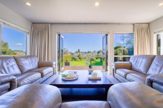 Stunning and Spacious 5-Bedroom Home in Rotorua - 8