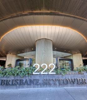 Brisbane luxe city living in the sky - 8