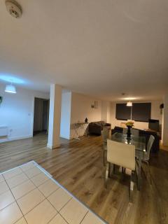 spacious 2 bedroom city centre apartment - Manchester - 6