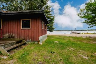 3-Bedroom Cottage #10 - Sand Bay - 9