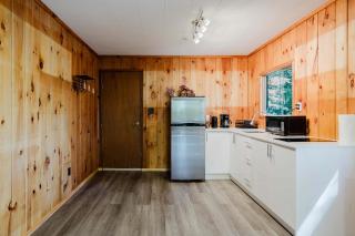 2-Bedroom Cottage #11 - Sand Bay - 6