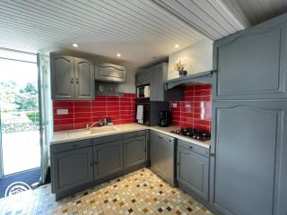 Gîte en cité médiévale de Vouvant avec parking privatif, 4 chambres - FR-1-426-590 - 5