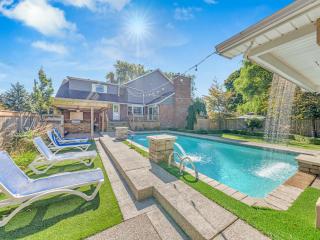 The Splash & Stay Villa - 9