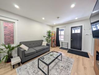 Hamilton Ontario 2 BR Wi-Fi Workspaces Near Ottawa - 9