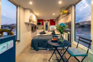 Houseboat Prague with Paddle Boat -Sail, Explore and Relax - Praga - 1