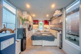 Houseboat Prague with Paddle Boat -Sail, Explore and Relax - 9