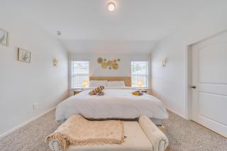 Beautiful Modern Home - 9