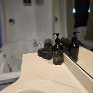 Bay City Motor Lodge - 2