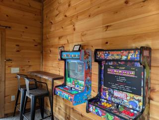 ERN805- BEARLY BELIEVE IT! - GREAT LOCATION! CLOSE TO TOWN AND ALL THE ACTION! cabin - 9