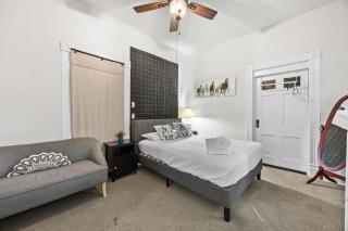 Tranquil Retreat amidst Clifton & Crescent Hill's Vibrant Energy - 4