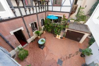 Cozy 2-Br Apartment 1 min from the Beaches - 6