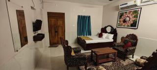 VARSHA PALACE, Near Rock Beach and Manakula Vinayagar Temple, White Town, Pondicherry - 9