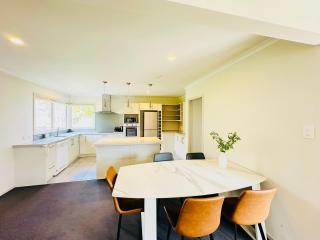 Spacious Comfoty 3 Bedrooms house in Chartwell - 5