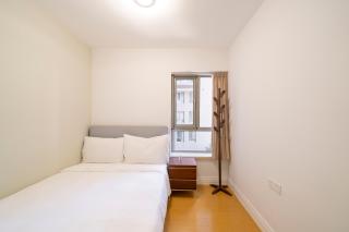 Modern 2BR 1 Living Room Suite Near Xujiahui Metro - 3