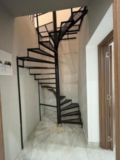 Chic 2-BR Loft w and Yard - 5