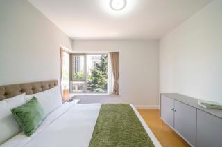 Modern 2BR 1 Living Room Apartment Near Metro Lines one - 0