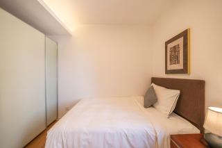 Elegant 2 Bedroom Apartment Walk to Xujiahui Malls - 7