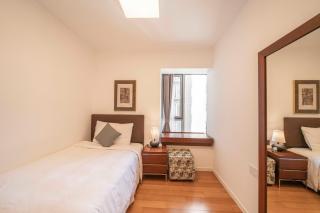 Elegant 2 Bedroom Apartment Walk to Xujiahui Malls - 3