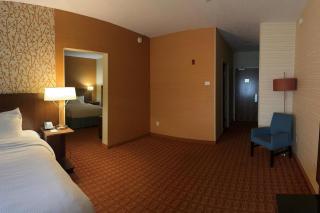 Comfort Inn & Suites - 1