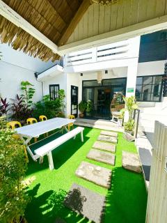 BACKDOOR VILLA - 4